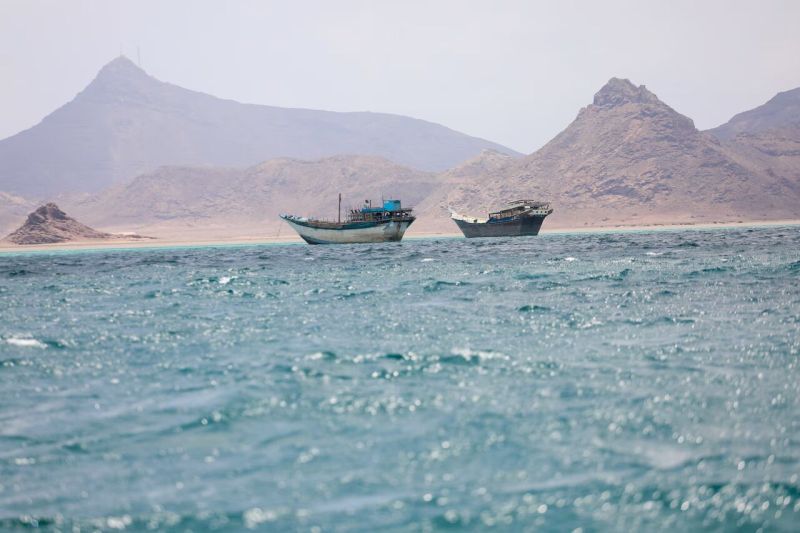 تحركات سعودية لتشكيل تحالف دولي لتأمين الملاحة في البحر الأحمر