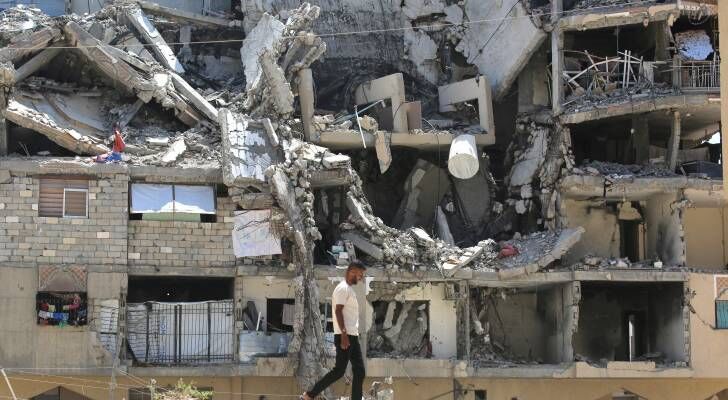 صحة غزة: استشهاد فلسطيني وإصابة 7 آخرين في غارات جديدة للاحتلال