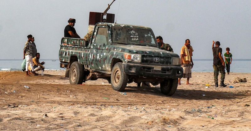الحوثيون يعلنون حظر الملاحة البحرية على السعودية وتصعيد عسكري شامل
