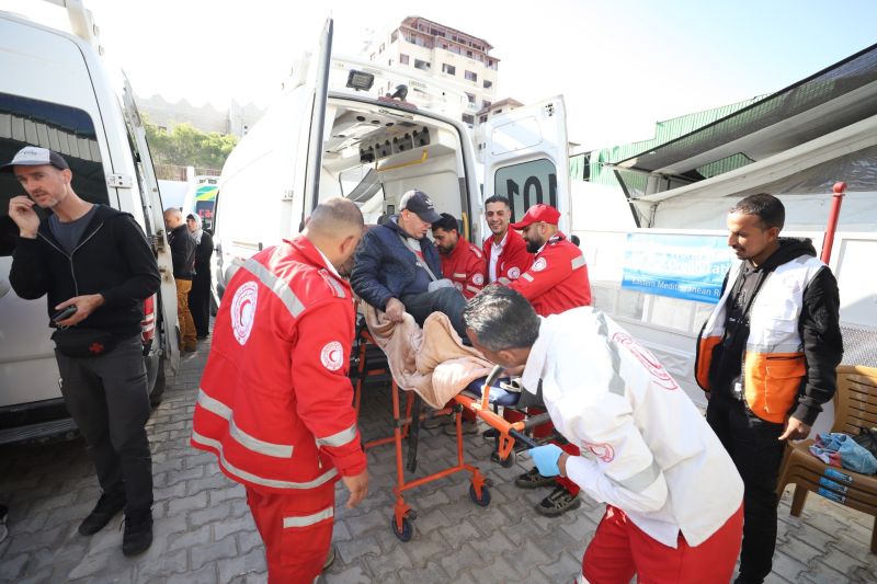 بعد أيام من تعليق السفر.. إجلاء مرضى من غزة عبر معبر رفح