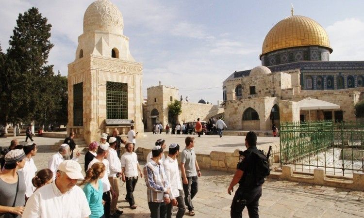 مستوطنون يقتحمون المسجد الأقصى المبارك