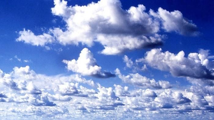 حالة الطقس: أجواء حارة ومغبرة وزخات متفرقة من الأمطار