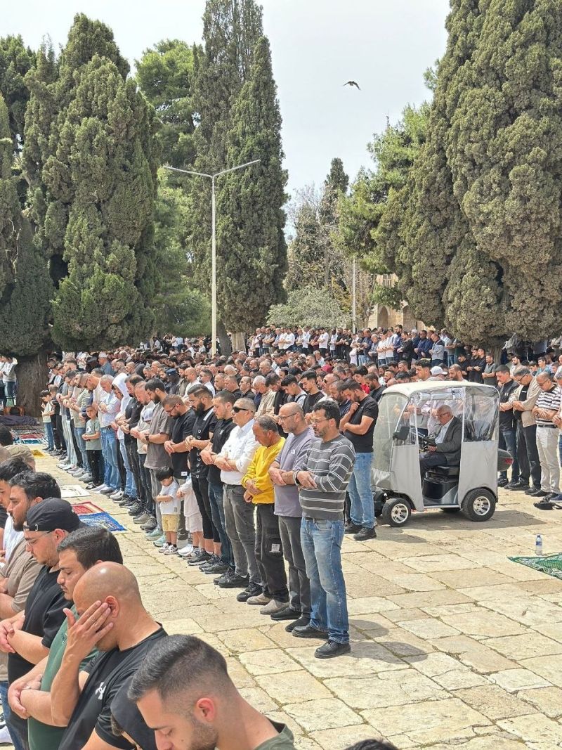 70 ألف مصلٍ يؤدون صلاة الجمعة في المسجد الأقصى المبارك