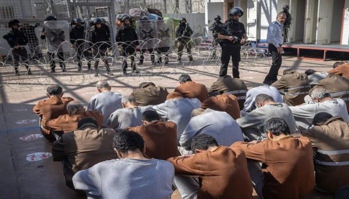 تصاعد غير مسبوق في أعداد الأسرى الفلسطينيين وتحذيرات من تدهور خطير داخل السجون