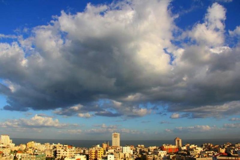حالة الطقس: أجواء غائمة جزئيا ومعتدلة