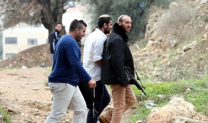 مستوطن مسلح يقتحم مدرسة جنوب جنين والتربية تدين