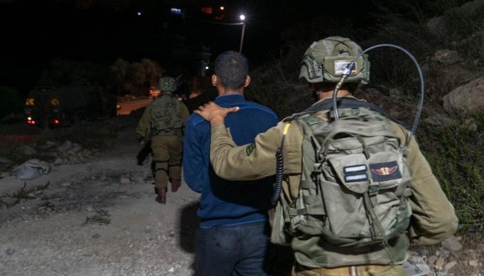 الاحتلال يشن حملة اعتقالات ومداهمات واسعة في الضفة الغربية