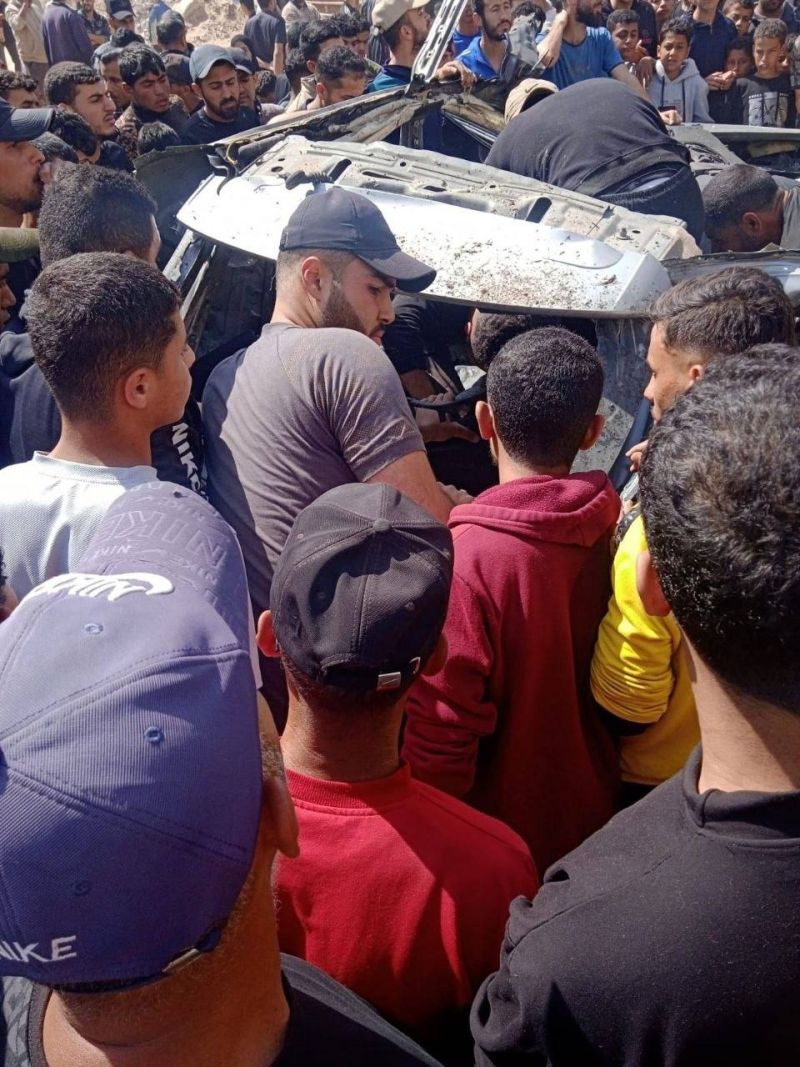 شهداء ومصابون جراء قصف الاحتلال مركبة غرب خان يونس
