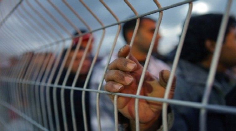 قائمة بأسماء أسرى صدرت بحقهم أوامر اعتقال إداري جديدة