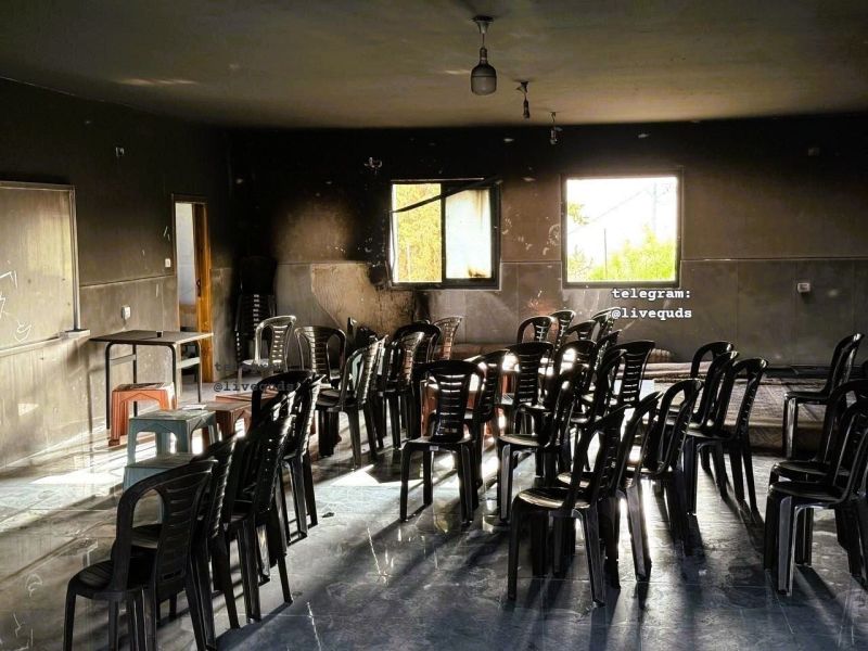مستوطنون يحرقون مسجدا ومركبتين في جيبيا شمال غرب رام الله