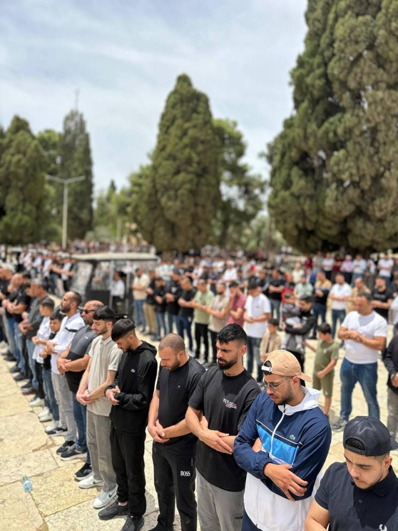 رغم عراقيل الاحتلال.. 70 ألف مصلٍ يؤدون صلاة الجمعة في المسجد الأقصى