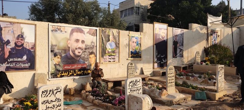 الاحتلال يمنع عائلات الشهداء من الوصول إلى مقبرة مخيم جنين