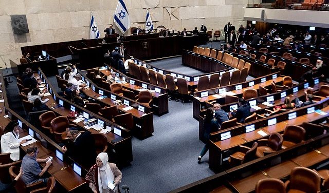 إسقاط مشروع قانون إسرائيلي لحظر زيارات الصليب الأحمر للأسرى الفلسطينيين
