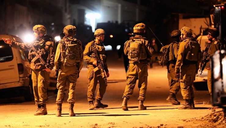 تصعيد واسع بالضفة.. الاحتلال ينفذ مداهمات واعتقالات وعمليات هدم