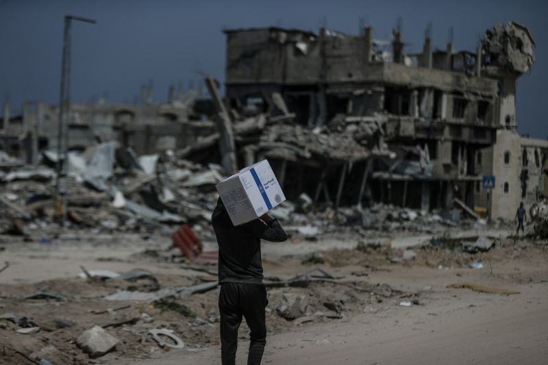 سكان أطراف غزة.. بين نار الاستهداف والقنص وواقع التهجير القسري