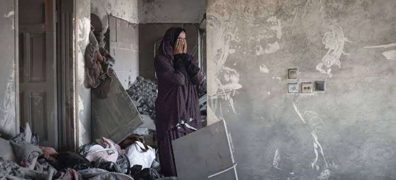 ثوب الصلاة.. رفيق الغزيات زمن الحرب