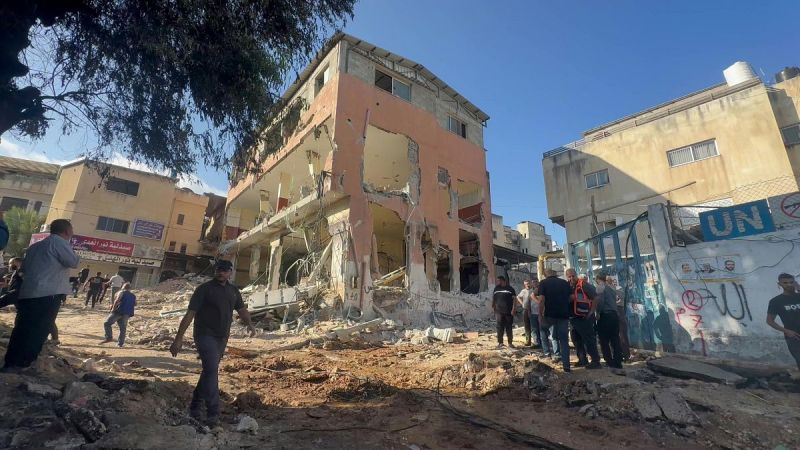 تصعيد عسكري بطولكرم: إغلاق طرق وإجبار سكان على النزوح وسط حصار متواصل