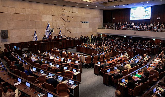 الكنيست يقر بالقراءة التمهيدية مشروع قانون تقييد الأذان