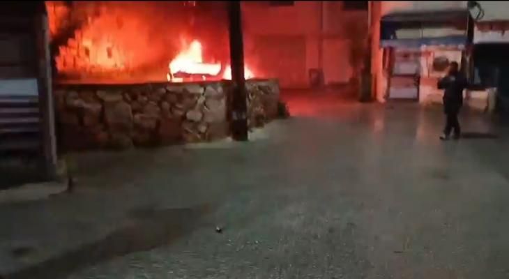 مليشيات المستوطنين تحرق مسجدًا جنوب الخليل.. واعتداءات واسعة في الضفة