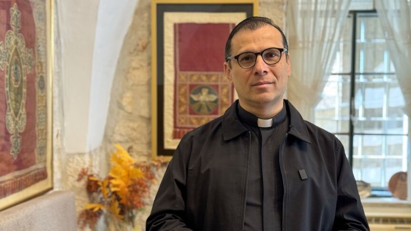 قس فلسطيني يدعو لتوجيه الغضب نحو استهداف الاحتلال للمدنيين بغزة ولبنان