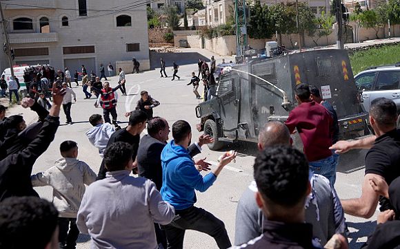 تصعيد إسرائيلي في الضفة.. استشهاد طفل بنابلس وهدم وتجريف وإخطارات