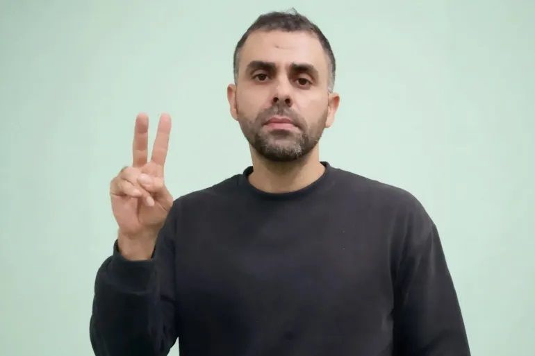صورة أرشيفية لأبي عبيدة تكشف: جاع مع شعبه واستُشهد بينهم