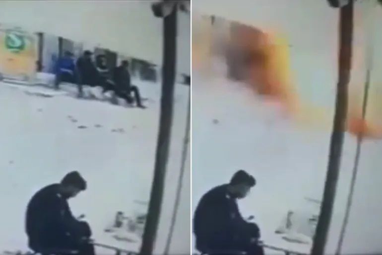 جلسة هادئة تنتهي بصاروخ.. مشاهد صادمة لقصف عناصر شرطة في غزة