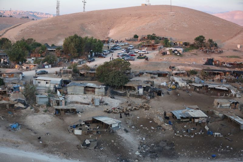 تحذيرات من مخطط تهجير الخان الأحمر.. وحماس تصفه بـ”جريمة تطهير عرقي”