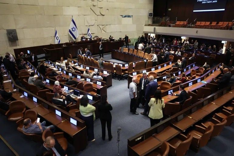 الكنيست يقر حل نفسه ويحدد 27 أكتوبر موعدا لانتخابات مبكرة