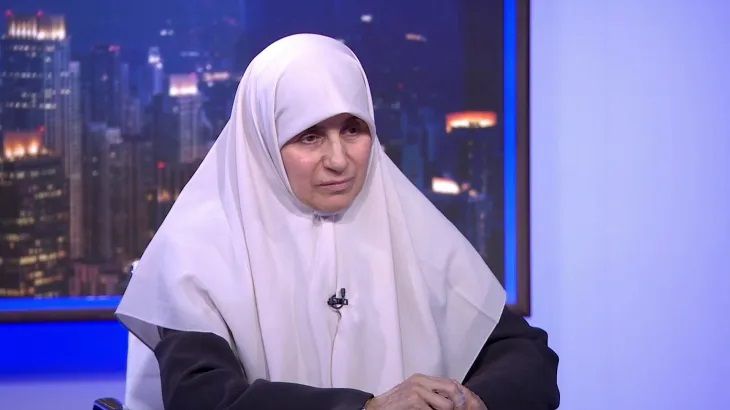 زوجة خليل الحية تروي قصة فقدها 4 أولاد و5 أحفاد بنيران الاحتلال