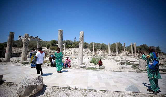 حكومة الاحتلال تصادق على خطة للسيطرة على أراض بالضفة تحت غطاء “الآثار والتراث”