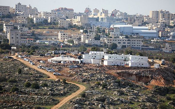 مليار شيقل لطرق المستوطنات.. الاحتلال يوسع شبكة الضم والعزل في الضفة