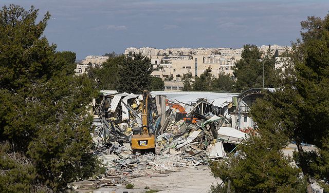 الاحتلال يعتزم إقامة مرافق عسكرية على أنقاض مجمّع أونروا في القدس