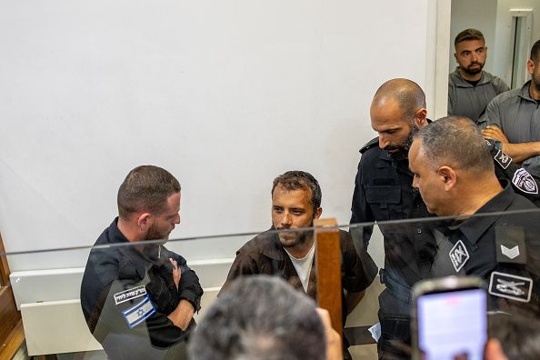 الاحتلال يرحّل ناشطي “أسطول الصمود” بعد أسبوعين من احتجازهما