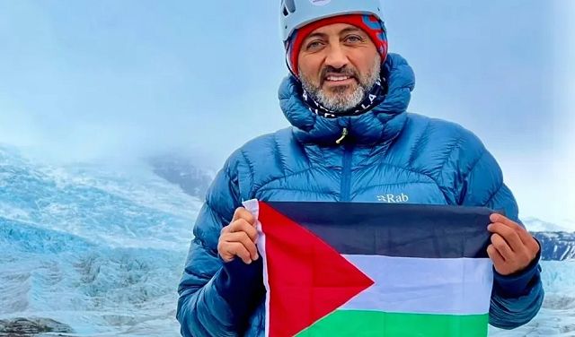 المتسلق الفلسطيني مصطفى سلامة يحمل أحلام أطفال غزة إلى قمة “إيفرست”
