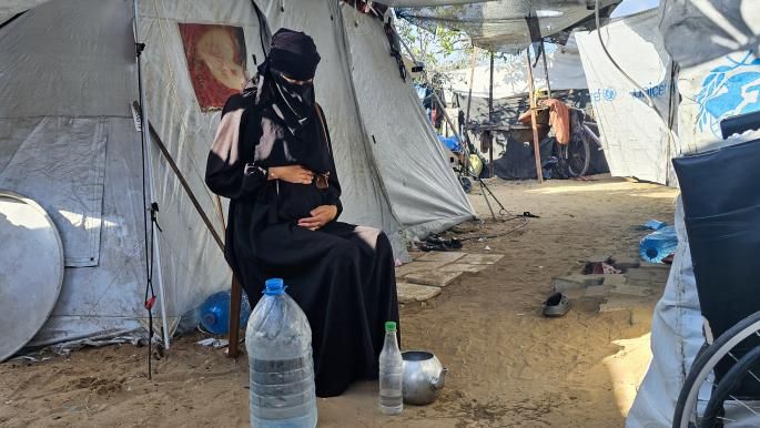 تقرير حقوقي يكشف آثار التجويع في غزة.. ولادات مبكرة ووفيات رضع وانهيار صحة الحوامل