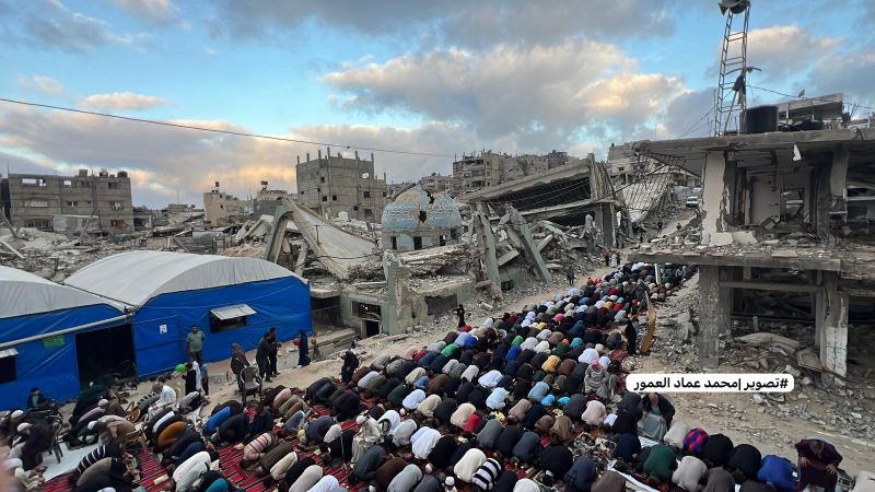 في غزة .. صلاة عيد الأضحى بين الركام وبلا أضاحي