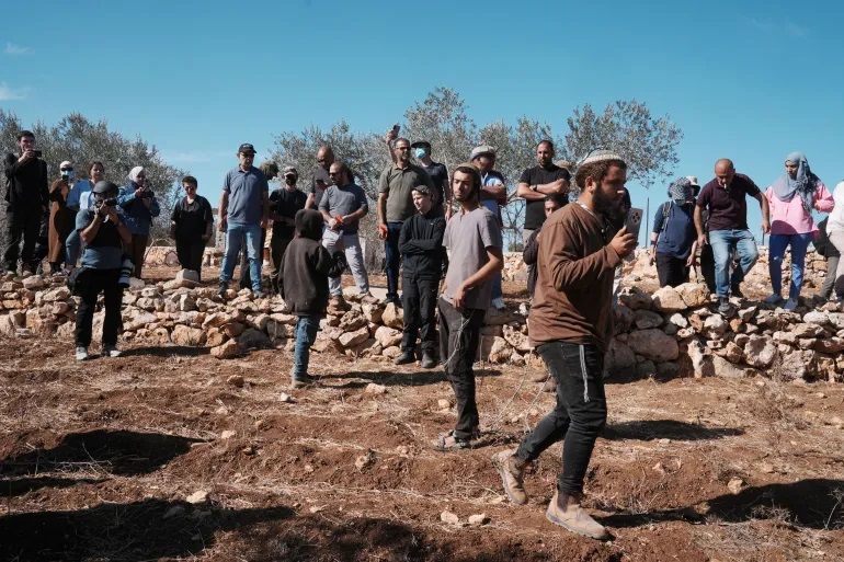 المستوطنون يصعدون اعتداءاتهم في الضفة الغربية