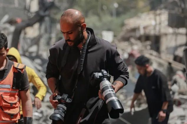 المصوّر الفلسطيني ساهر الغرة يفوز بجائزة “بوليتزر”