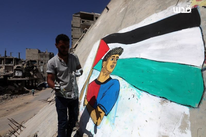 رئيس وزراء إسبانيا يدافع عن يامال بعد رفعه علم فلسطين باحتفالات برشلونة