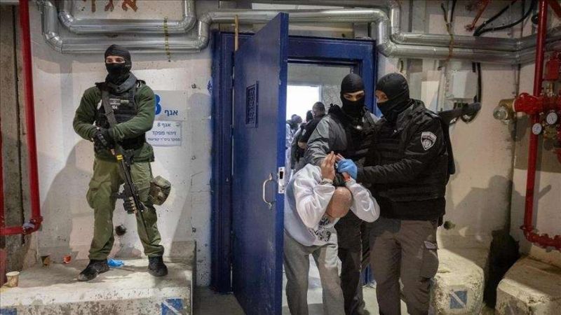 نادي الأسير: نحو 40 صحفيًا فلسطينيًا يقبعون في سجون الاحتلال