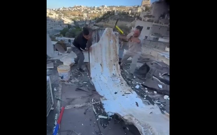 إجبار مقدسي على هدم منزله ذاتياً في سلوان بقرار من بلدية الاحتلال