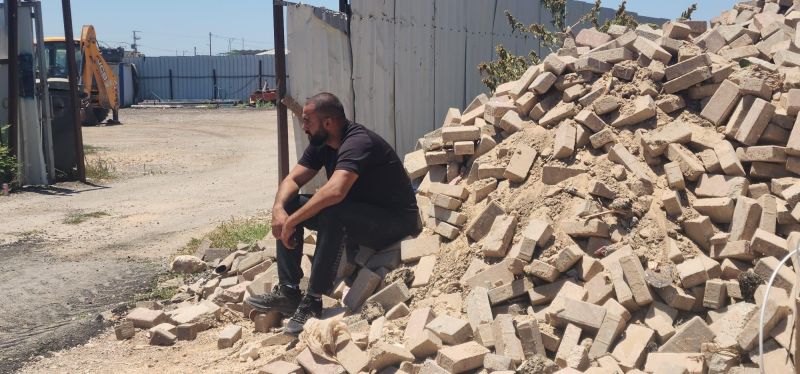 الاحتلال يجبر عائلة فلسطينية على هدم منزلها ذاتيًا في طمرة