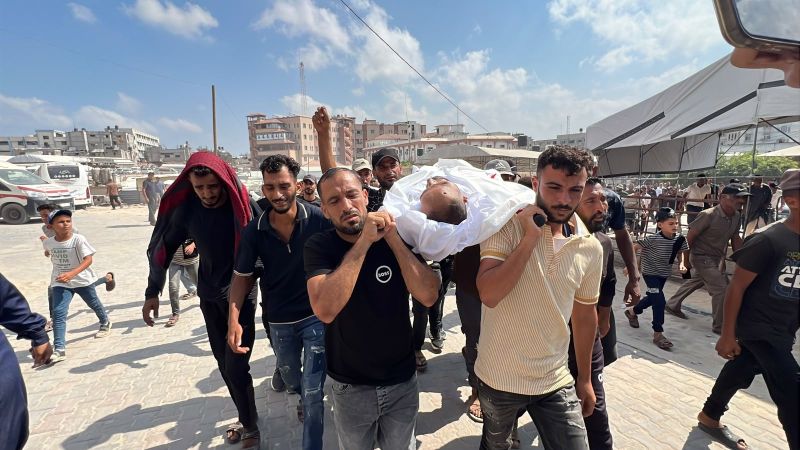 شهيد وإصابات بغارة إسرائيلية وسط قطاع غزة