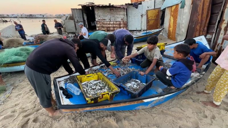 صيادو غزة.. حين يتحوّل البحر من مصدر للرزق لرحلة محفوفة بالموت