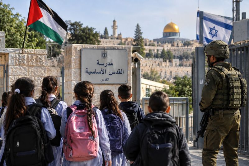 “التربية”: الاحتلال يستهدف التعليم في القدس ويحاول فرض المنهاج الإسرائيلي