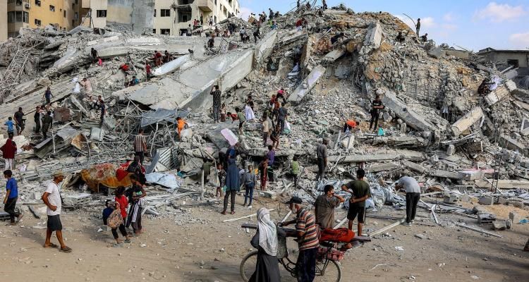 مبانٍ متضررة تتحول إلى مصائد موت في غزة.. انهيار ثالث خلال أربعة أيام