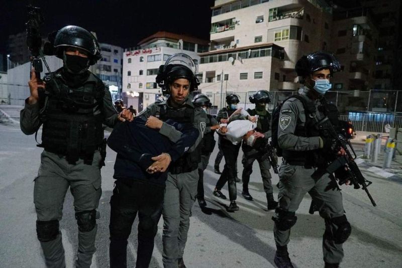 الاحتلال يعتقل 20 مواطناً من الضفة الغربية