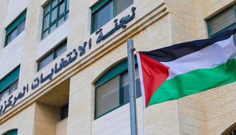 تكريسا لسياسة التفرد .. عباس يجري تعديلا على قانون الانتخابات