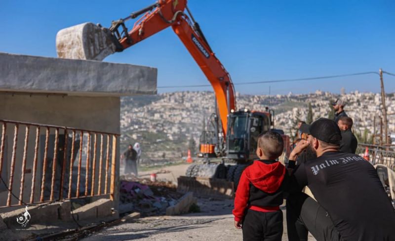 الاحتلال يجبر مقدسيين على هدم منزليهما في جبل المكبر وسلوان